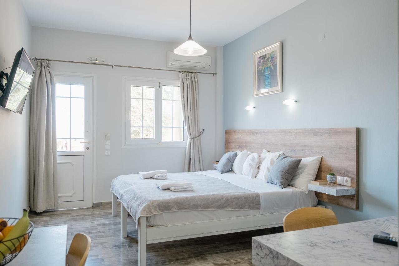 פלטניאס Miramare Apartments מראה חיצוני תמונה