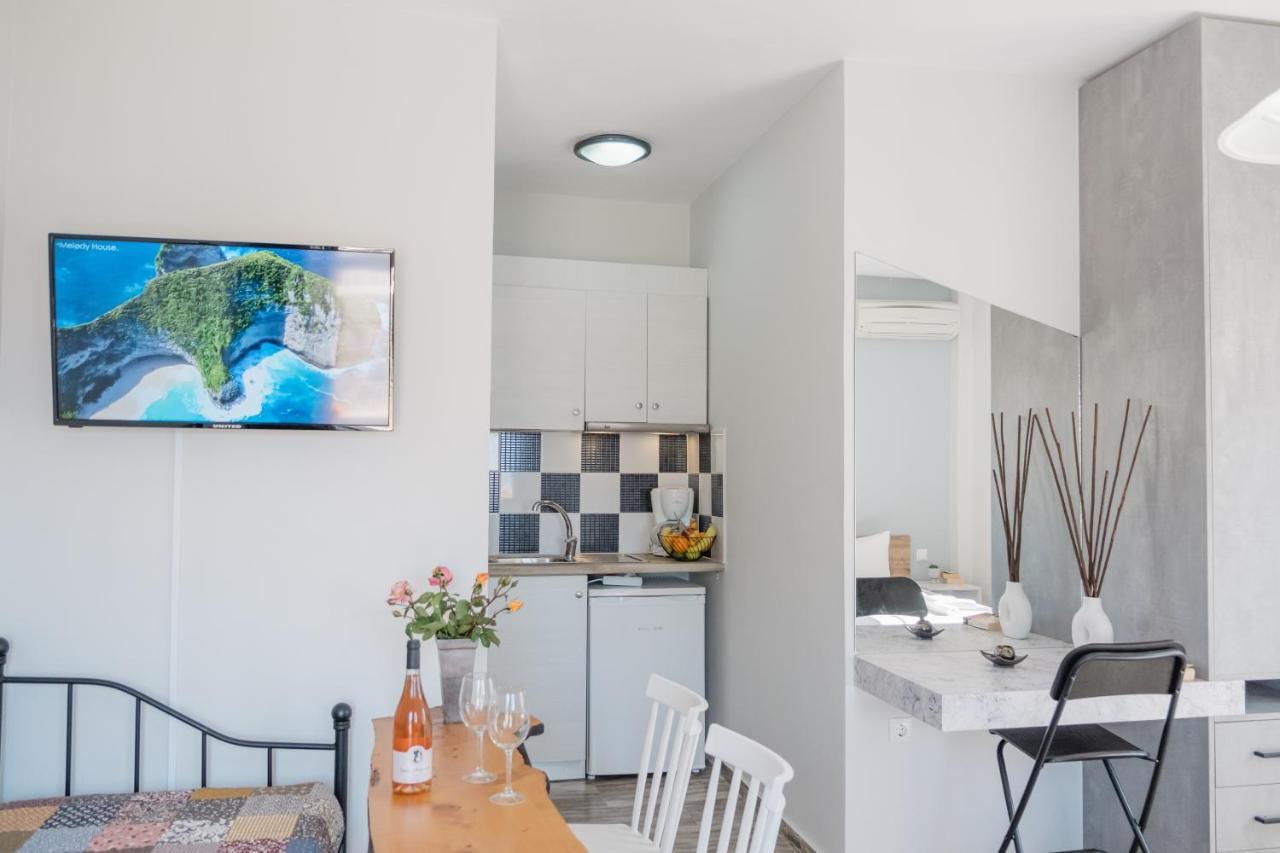 פלטניאס Miramare Apartments מראה חיצוני תמונה