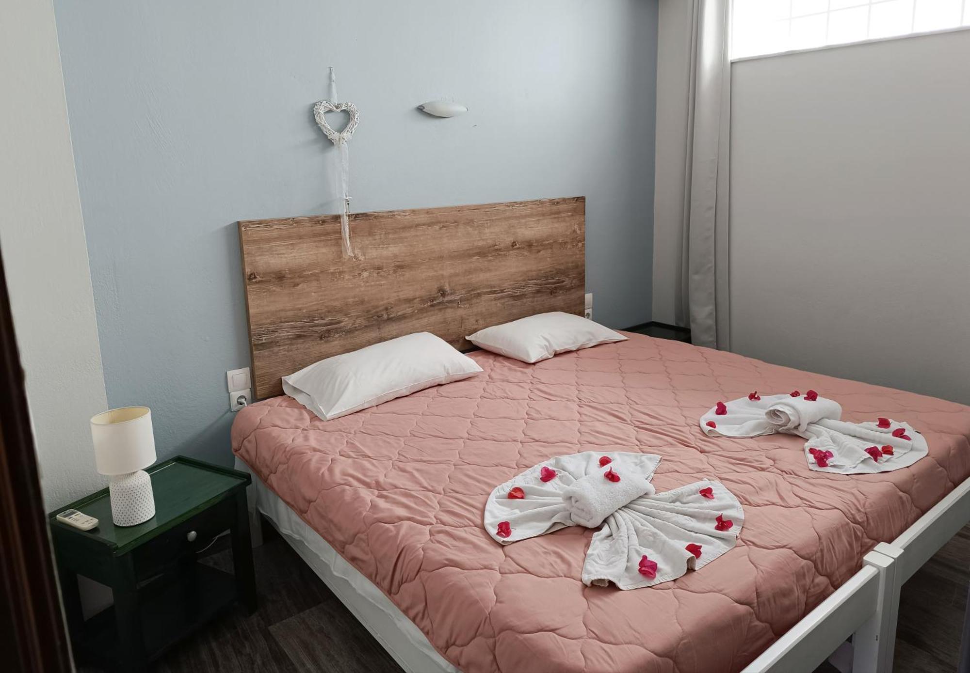 פלטניאס Miramare Apartments מראה חיצוני תמונה