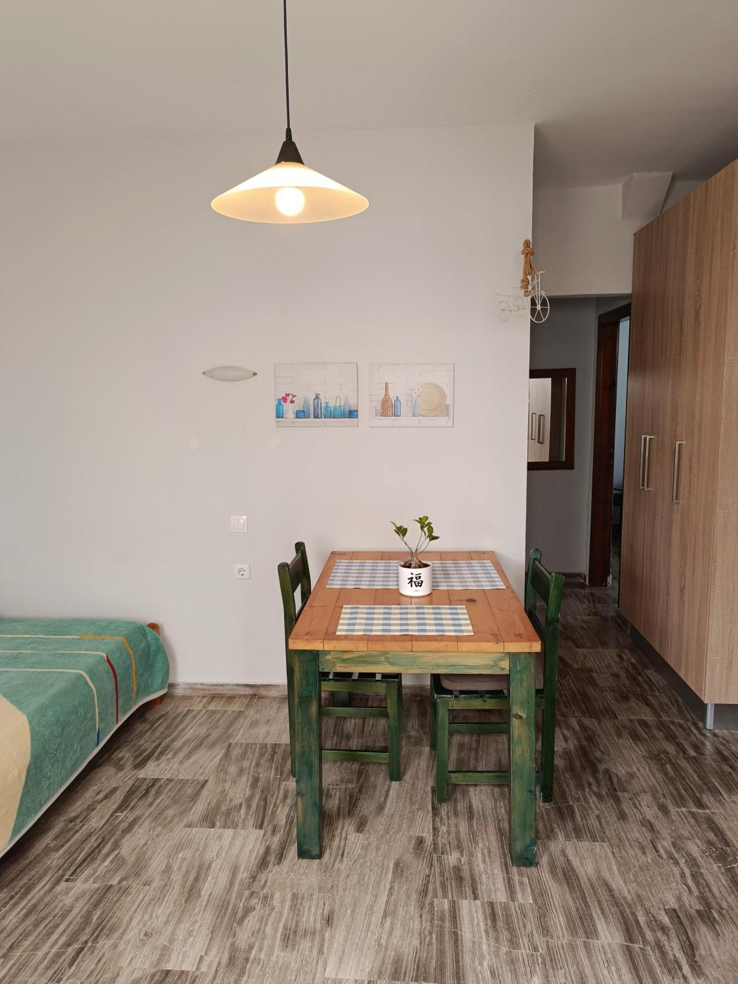 פלטניאס Miramare Apartments מראה חיצוני תמונה